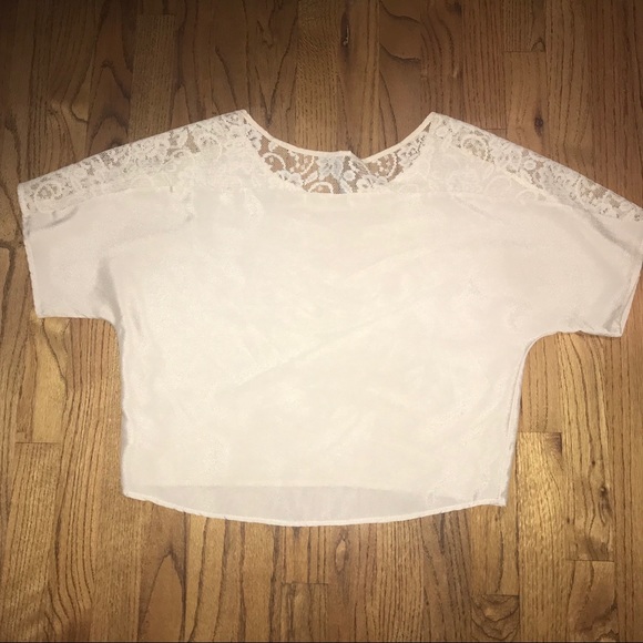 Super cute crop top - Picture 2 of 4